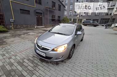 Хэтчбек Opel Astra 2010 в Ужгороде