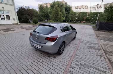 Хэтчбек Opel Astra 2010 в Ужгороде