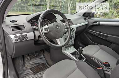 Универсал Opel Astra 2009 в Хмельницком