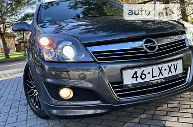 Універсал Opel Astra 2009 в Дрогобичі