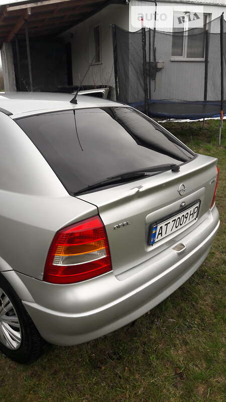 Хетчбек Opel Astra 2002 в Надвірній