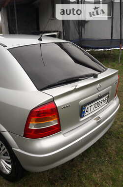 Хэтчбек Opel Astra 2002 в Надворной