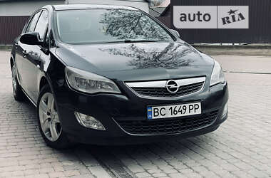 Хэтчбек Opel Astra 2010 в Житомире