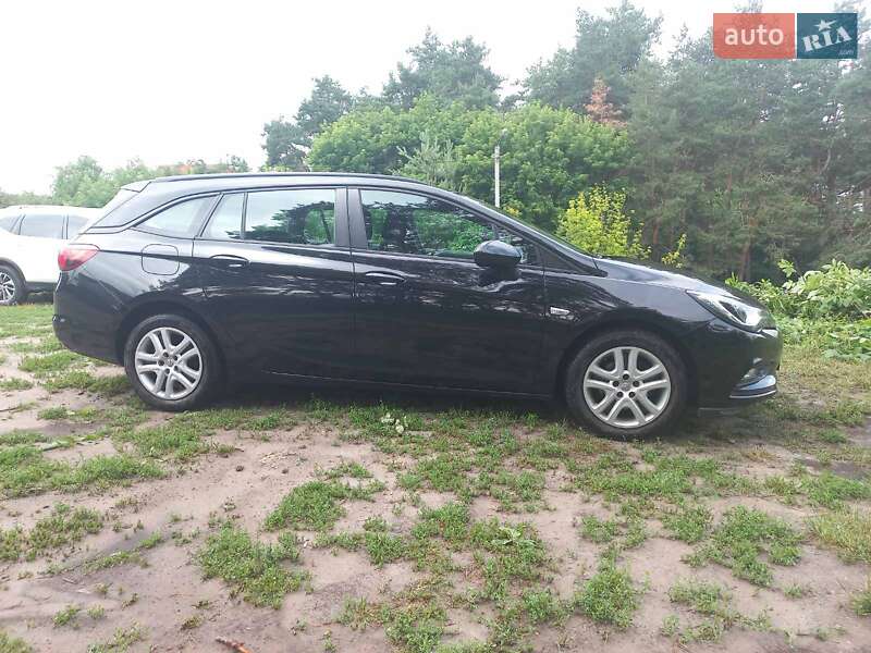 Універсал Opel Astra 2017 в Ромнах
