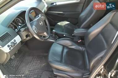 Универсал Opel Astra 2006 в Ровно