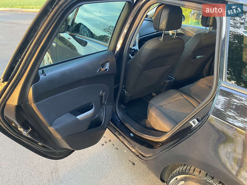 Универсал Opel Astra 2011 в Черкассах