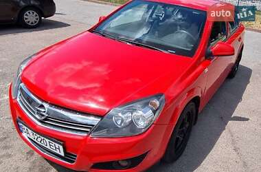 Хэтчбек Opel Astra 2012 в 