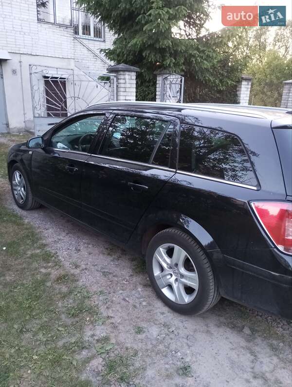 Універсал Opel Astra 2008 в Львові