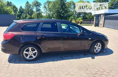 Універсал Opel Astra 2013 в Надвірній