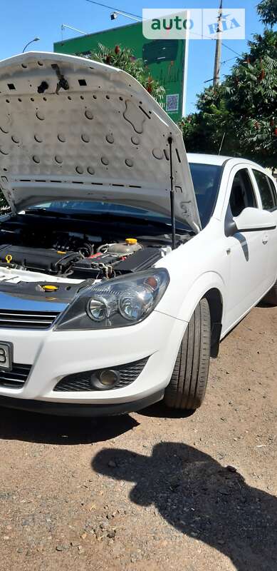 Хетчбек Opel Astra 2013 в Черкасах