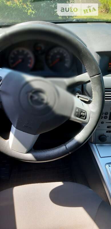 Хетчбек Opel Astra 2013 в Черкасах