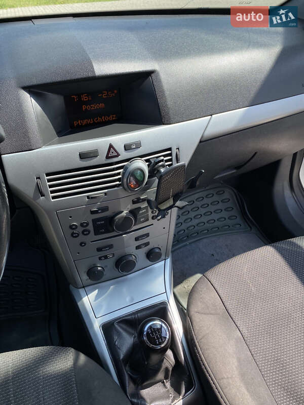 Универсал Opel Astra 2009 в Стрые