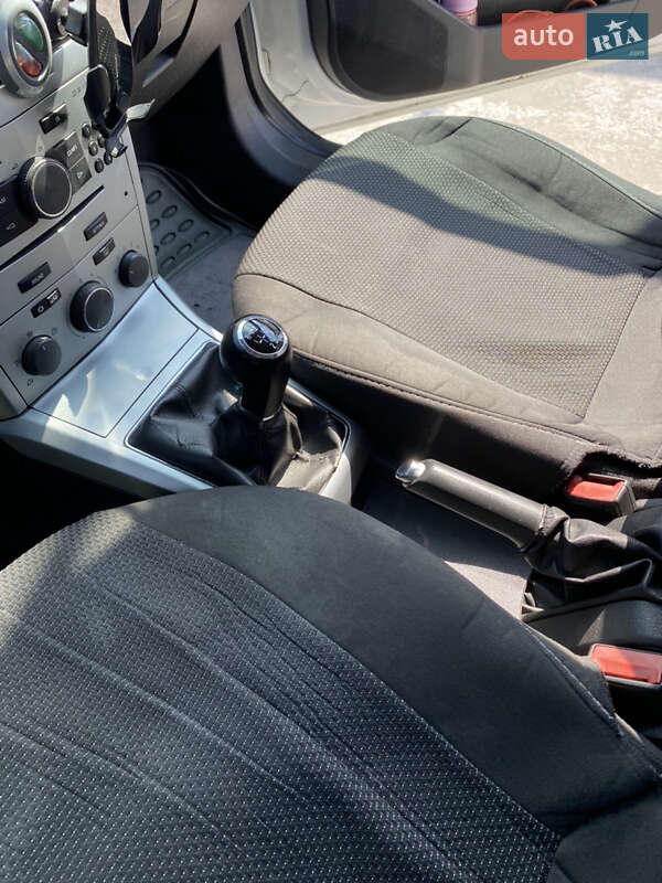 Универсал Opel Astra 2009 в Стрые