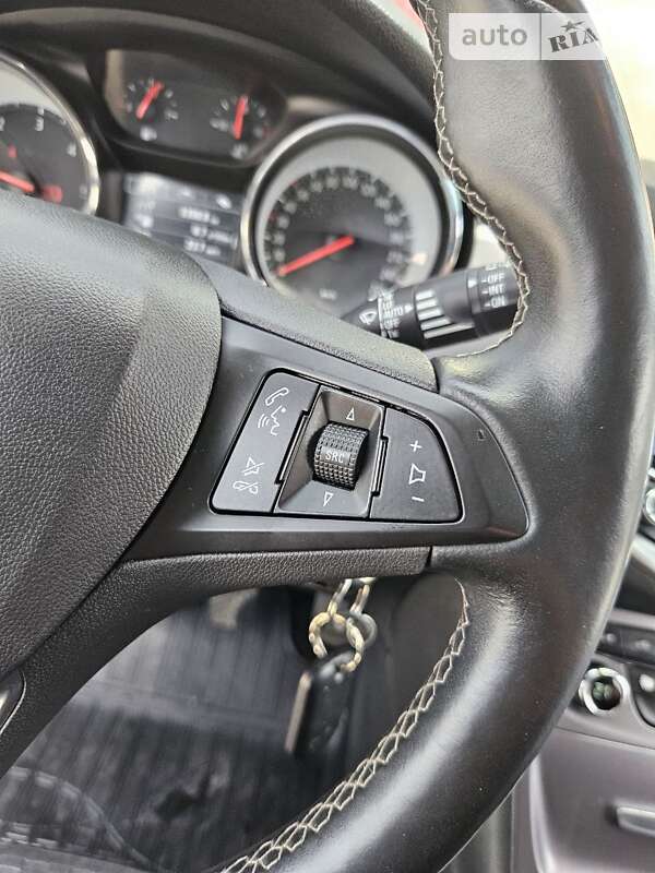 Универсал Opel Astra 2017 в Черновцах