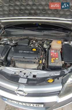 Универсал Opel Astra 2005 в 