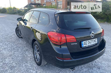 Універсал Opel Astra 2012 в Кам'янському