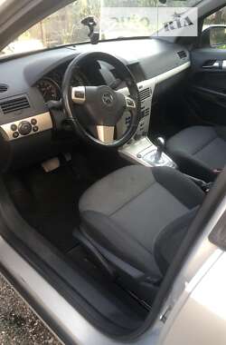 Хэтчбек Opel Astra 2007 в Лановцах