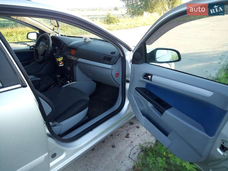 Універсал Opel Astra 2005 в Сумах