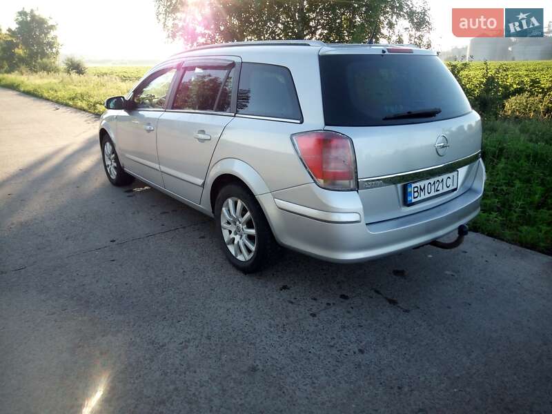 Універсал Opel Astra 2005 в Сумах