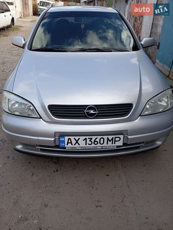 Opel Astra 2004