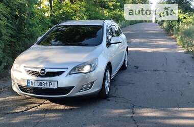 Універсал Opel Astra 2011 в Василькові