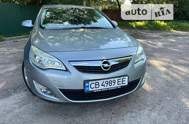 Хэтчбек Opel Astra 2010 в Чернигове