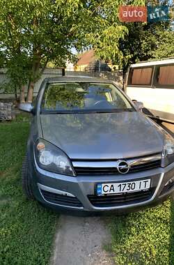 Хэтчбек Opel Astra 2006 в 