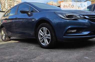 Універсал Opel Astra 2017 в Києві