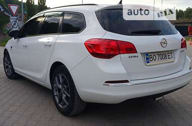 Универсал Opel Astra 2013 в Теребовле