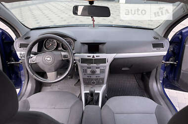 Універсал Opel Astra 2006 в Хусті