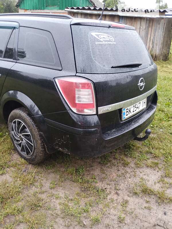 Универсал Opel Astra 2008 в Олевске