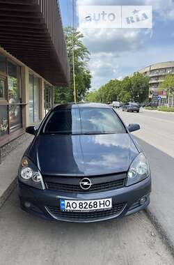 Купе Opel Astra 2008 в Ужгороде