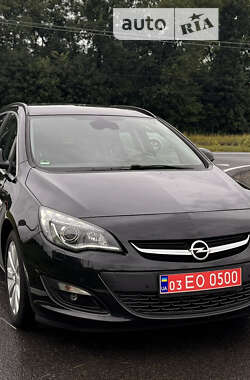 Универсал Opel Astra 2015 в Луцке