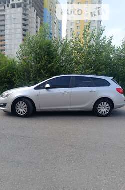 Универсал Opel Astra 2013 в Киеве