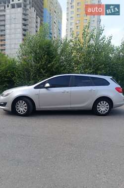 Універсал Opel Astra 2013 в 