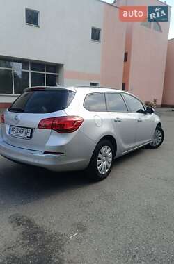 Універсал Opel Astra 2013 в 
