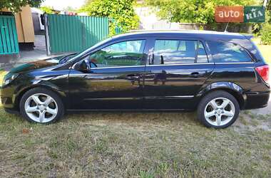 Универсал Opel Astra 2010 в 