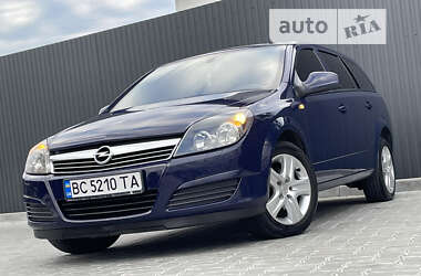 Универсал Opel Astra 2012 в Дрогобыче