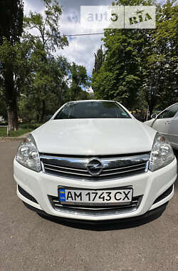 Універсал Opel Astra 2009 в Звягелі