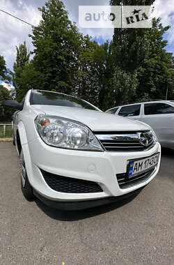 Універсал Opel Astra 2009 в Звягелі