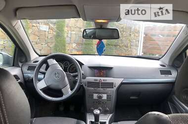 Хетчбек Opel Astra 2004 в 
