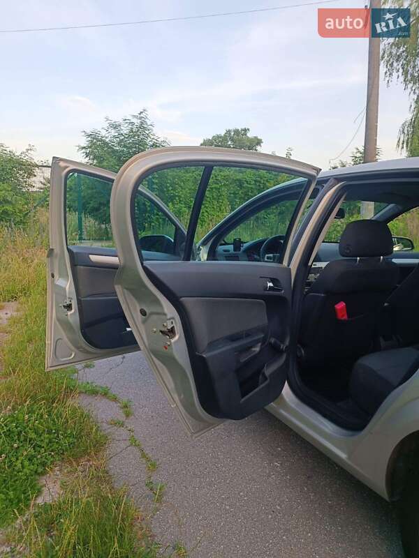 Хэтчбек Opel Astra 2007 в Чернигове