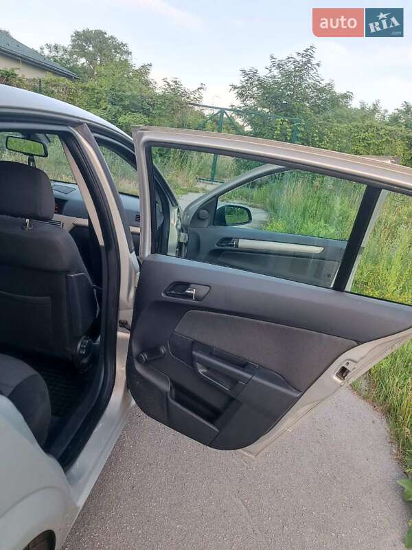 Хэтчбек Opel Astra 2007 в Чернигове