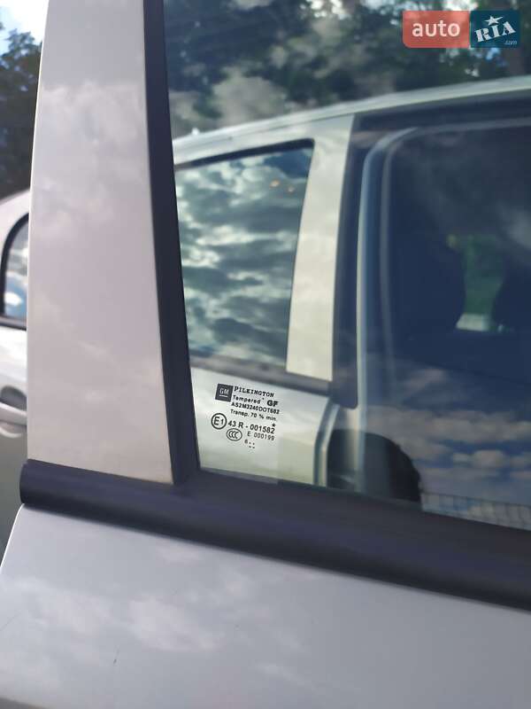Хэтчбек Opel Astra 2007 в Чернигове