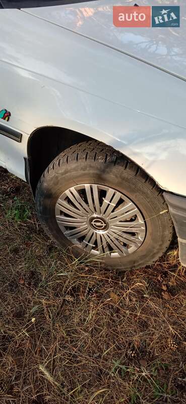 Універсал Opel Astra 1994 в Дніпрі