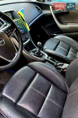 Универсал Opel Astra 2011 в 