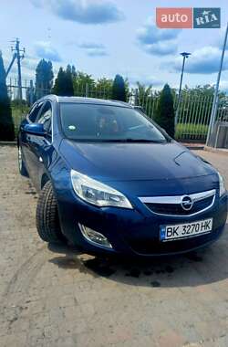 Универсал Opel Astra 2011 в 