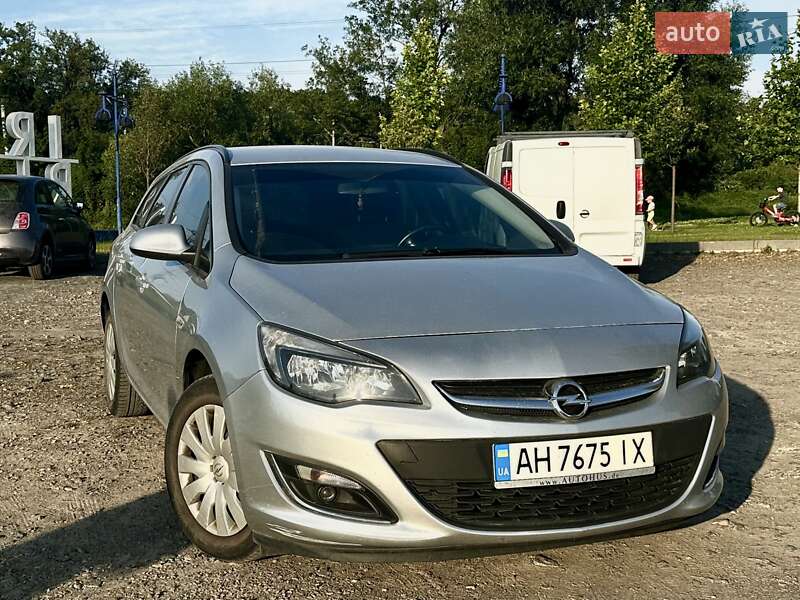 Универсал Opel Astra 2013 в Ирпене