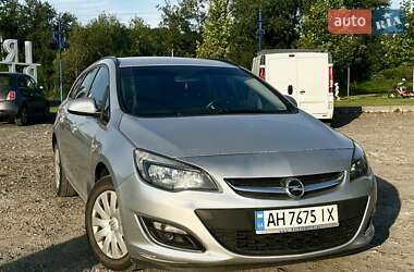 Универсал Opel Astra 2013 в Ирпене