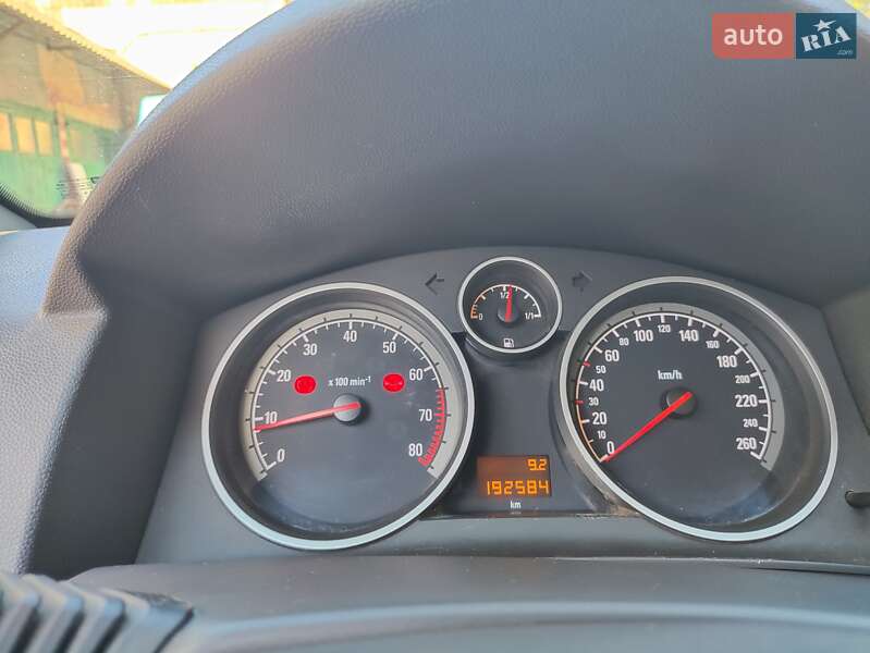 Универсал Opel Astra 2007 в Ровно